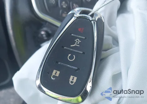 2018 Chevrolet Equinox Premier z USA, uszkodzony, nr VIN 2GNAXVEV9J6320399